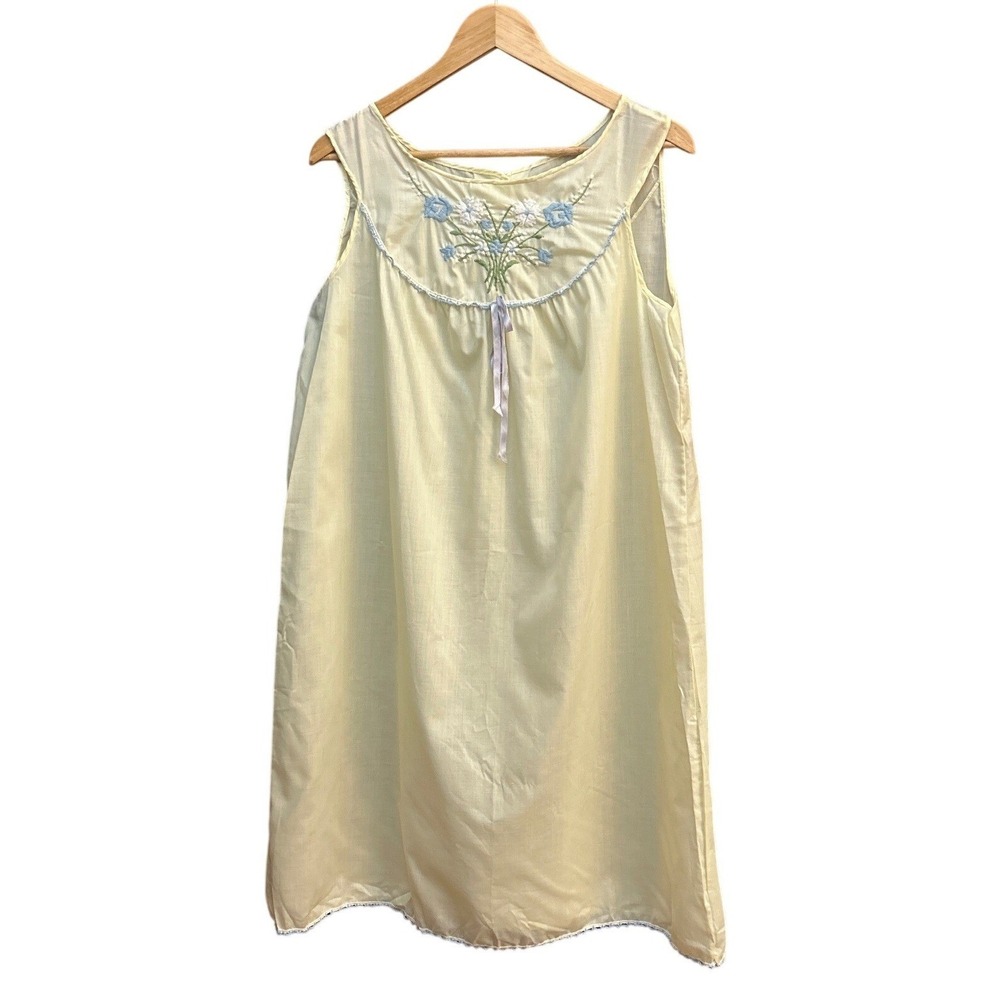 60s Miss Fashion Nightgown Yellow Floral Embroidery Cottagecore Grandma Core